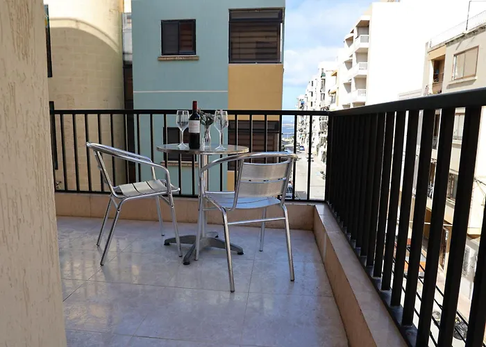 Mayfair Cosy 2Br Apartment